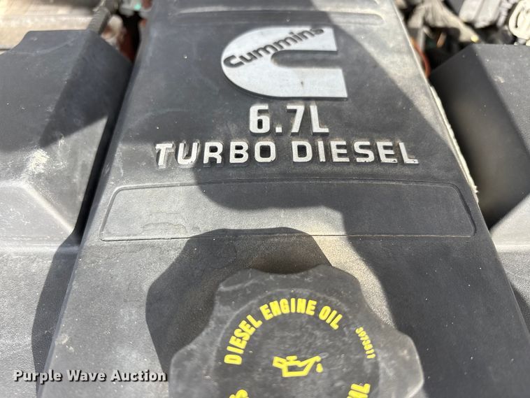 image for item EM6196 2015 RAM 5500 Crew Cab flatbed truck