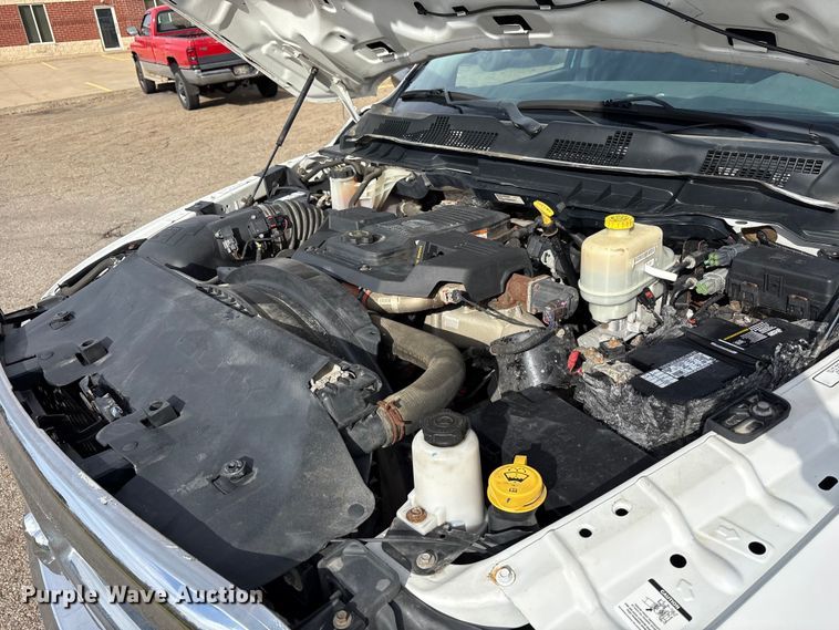 image for item EM6196 2015 RAM 5500 Crew Cab flatbed truck