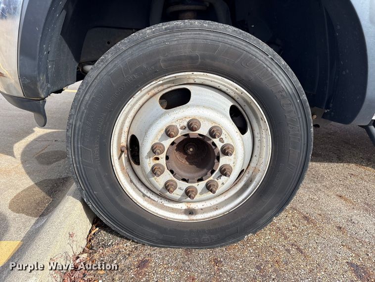 image for item EM6196 2015 RAM 5500 Crew Cab flatbed truck