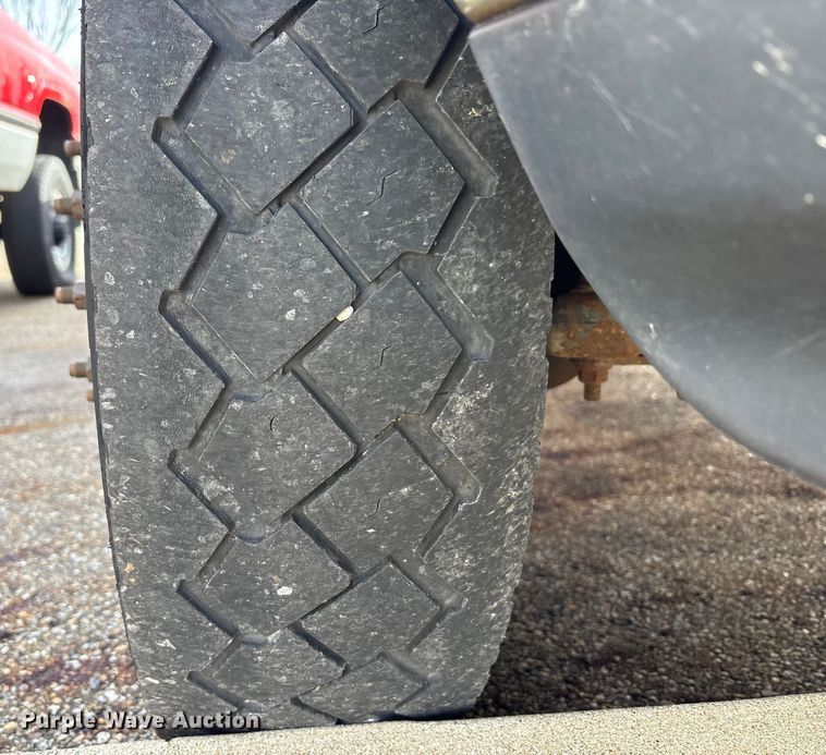 image for item EM6196 2015 RAM 5500 Crew Cab flatbed truck