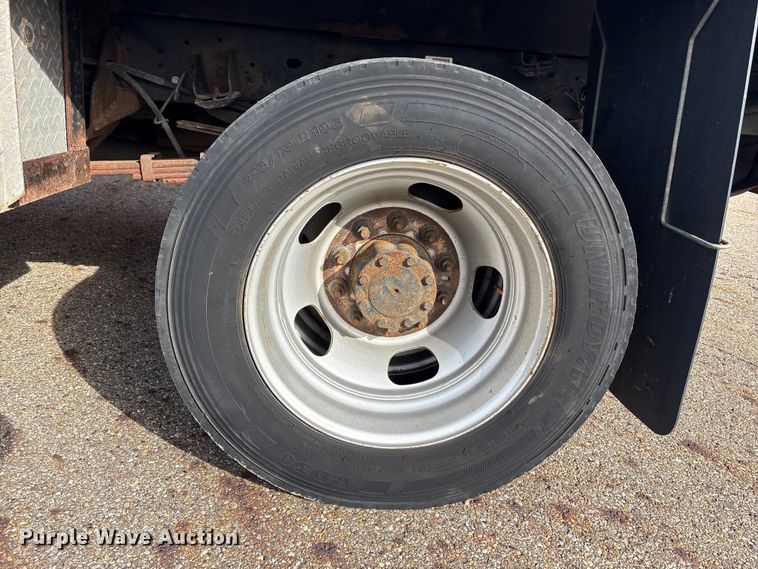 image for item EM6196 2015 RAM 5500 Crew Cab flatbed truck