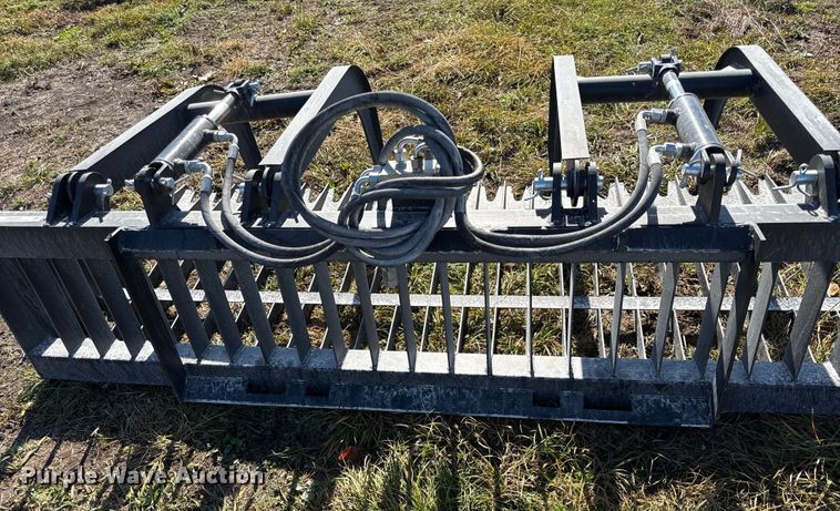 image for item EN0054 Pabreak skid steer rock grapple bucket