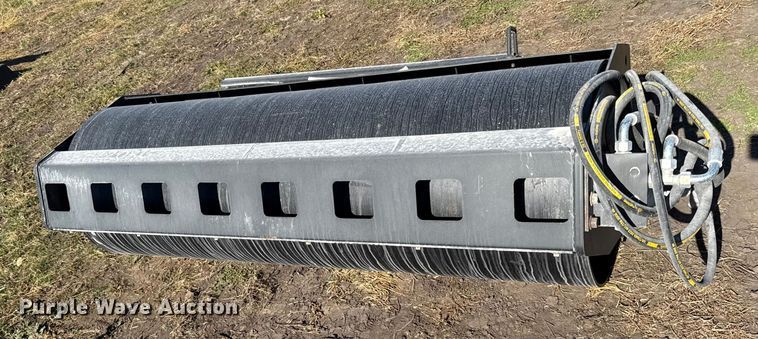 image for item EN0066 Pabreak skid steer vibratory roller