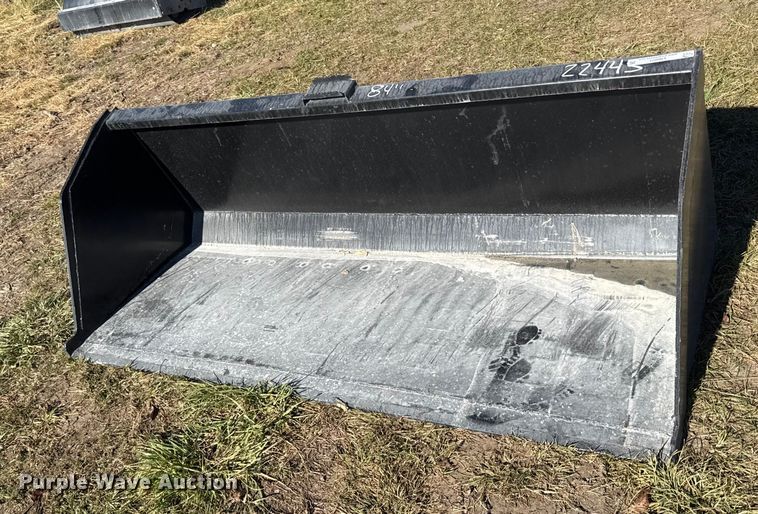 image for item EN0071 Skid steer bucket