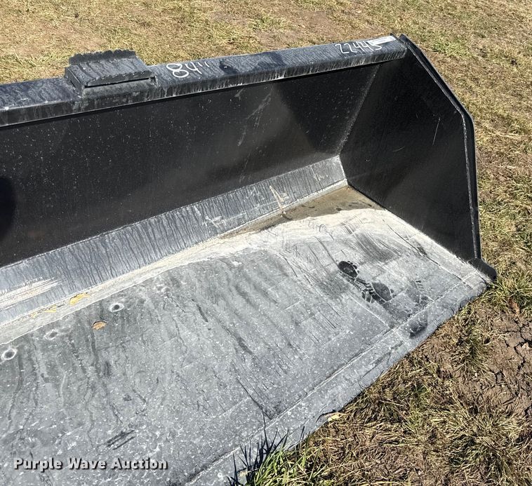 image for item EN0071 Skid steer bucket