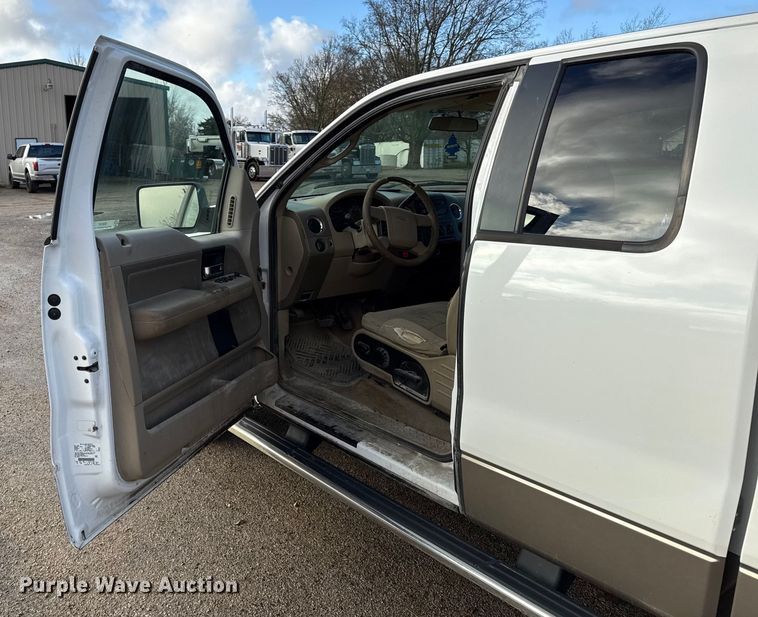 image for item EN0107 2005 Ford F150 SuperCab pickup truck