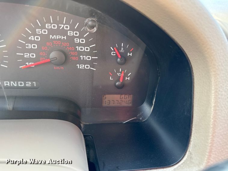 image for item EN0107 2005 Ford F150 SuperCab pickup truck