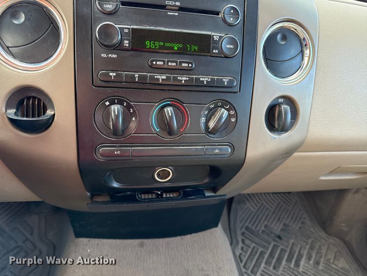 image for item EN0107 2005 Ford F150 SuperCab pickup truck