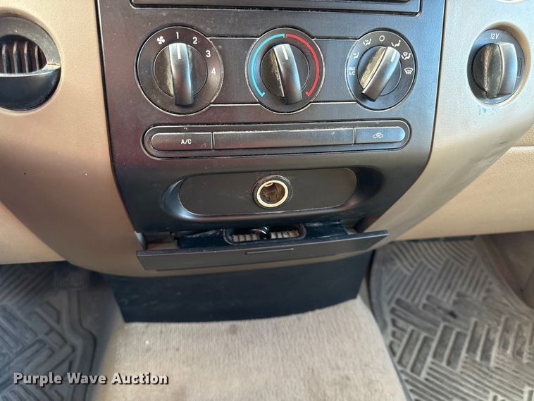 image for item EN0107 2005 Ford F150 SuperCab pickup truck