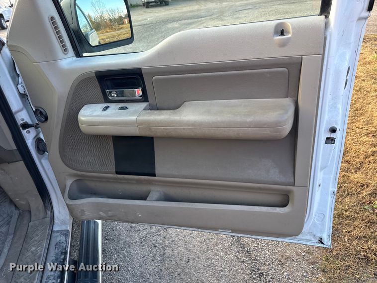 image for item EN0107 2005 Ford F150 SuperCab pickup truck