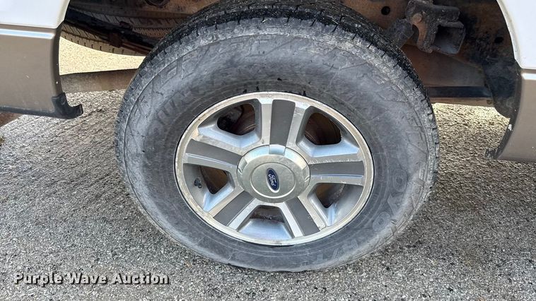 image for item EN0107 2005 Ford F150 SuperCab pickup truck