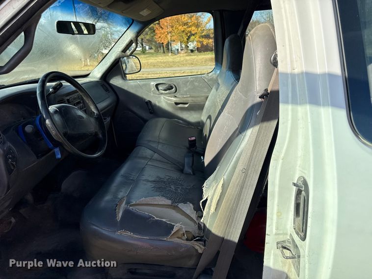 image for item EN0109 2001 Ford F150 SuperCab pickup truck