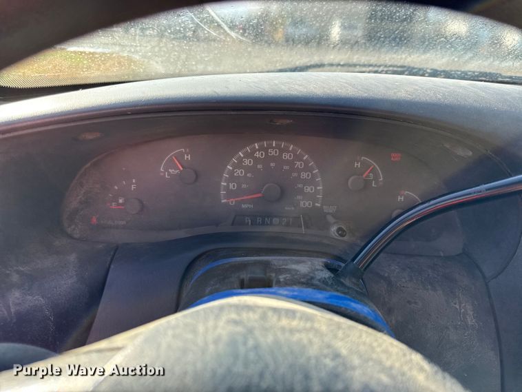 image for item EN0109 2001 Ford F150 SuperCab pickup truck