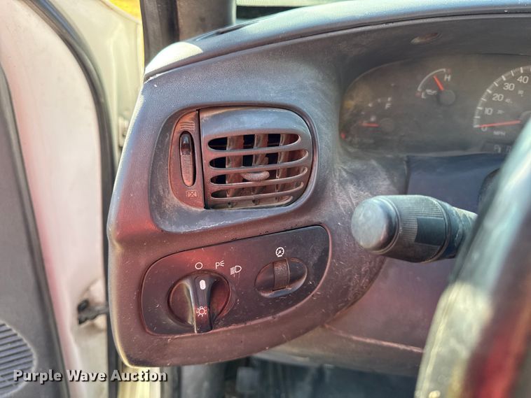 image for item EN0109 2001 Ford F150 SuperCab pickup truck