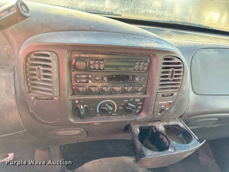 image for item EN0109 2001 Ford F150 SuperCab pickup truck