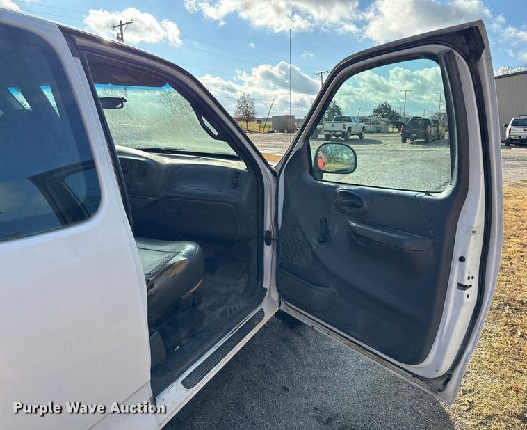 image for item EN0109 2001 Ford F150 SuperCab pickup truck