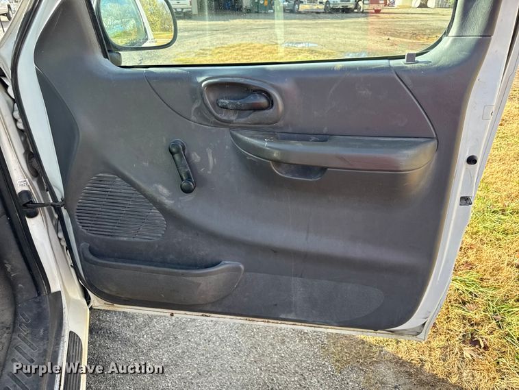 image for item EN0109 2001 Ford F150 SuperCab pickup truck