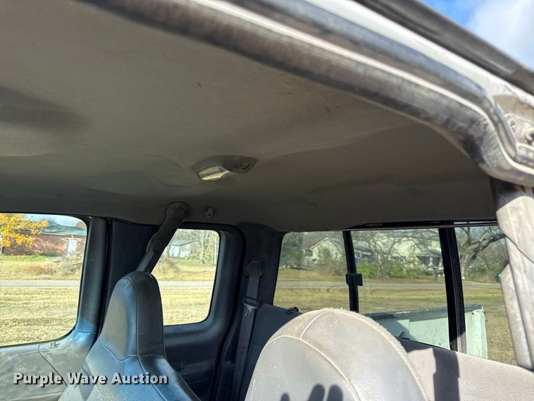 image for item EN0109 2001 Ford F150 SuperCab pickup truck