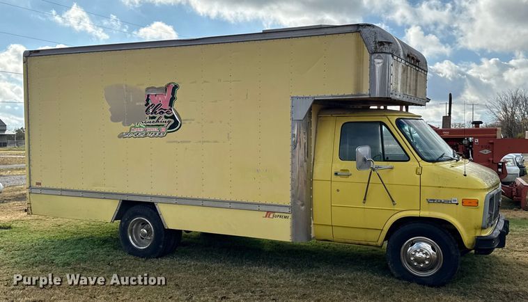 image for item EN0110 1996 GMC G3500 box truck