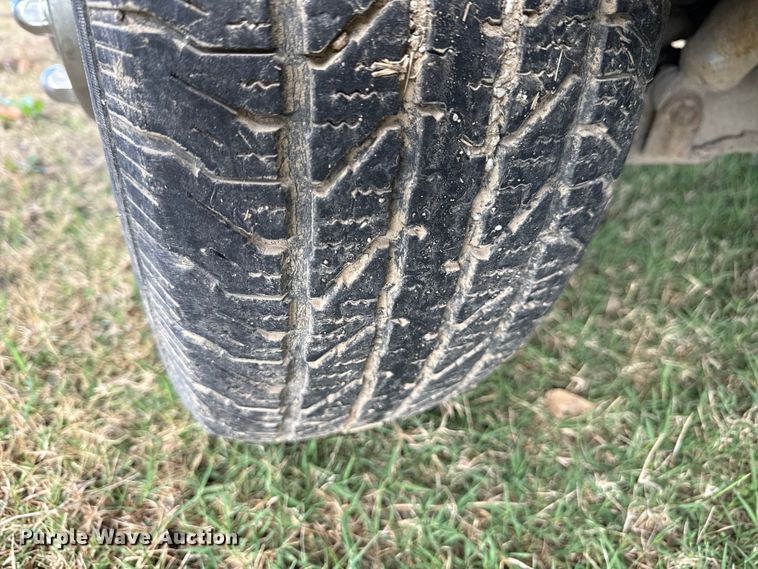 image for item EN0110 1996 GMC G3500 box truck