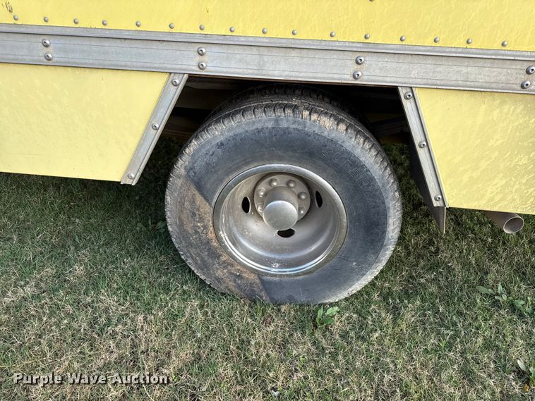 image for item EN0110 1996 GMC G3500 box truck