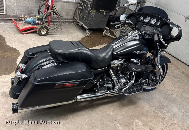 image for item EN0122 2017 Harley Davison Street glide motorcycle