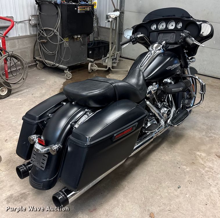 image for item EN0122 2017 Harley Davison Street glide motorcycle