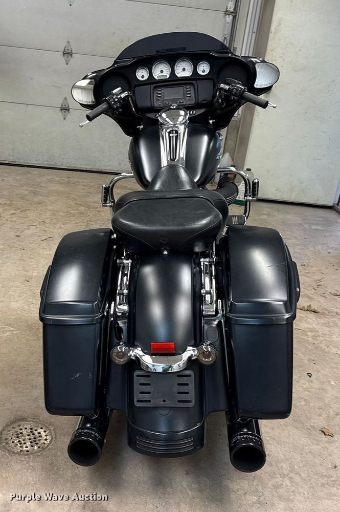 image for item EN0122 2017 Harley Davison Street glide motorcycle