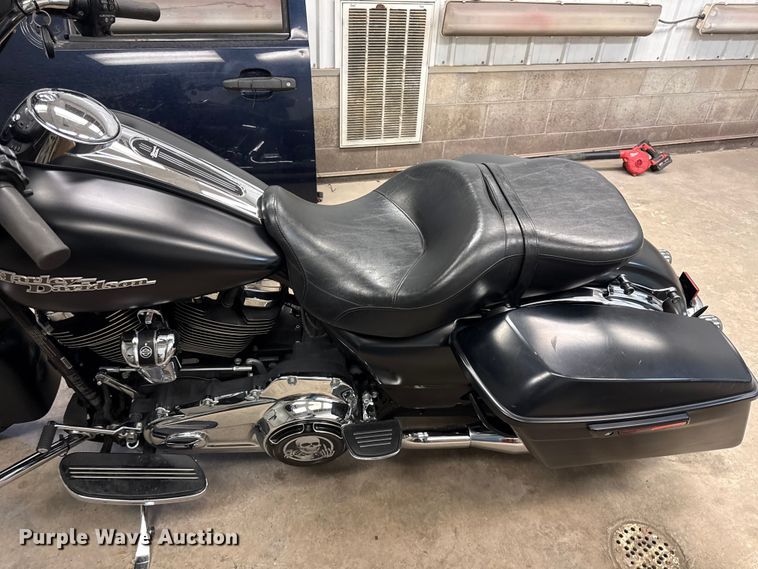 image for item EN0122 2017 Harley Davison Street glide motorcycle