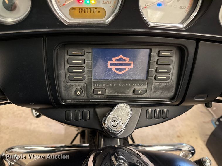 image for item EN0122 2017 Harley Davison Street glide motorcycle