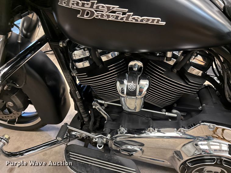 image for item EN0122 2017 Harley Davison Street glide motorcycle