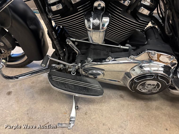 image for item EN0122 2017 Harley Davison Street glide motorcycle