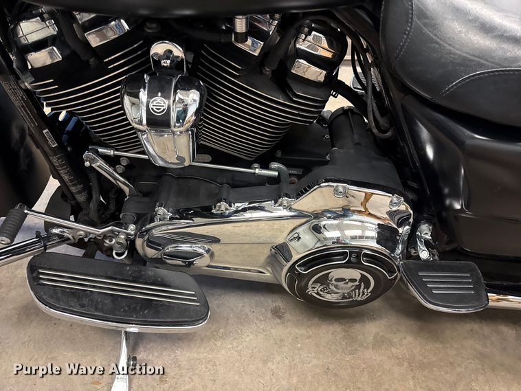 image for item EN0122 2017 Harley Davison Street glide motorcycle