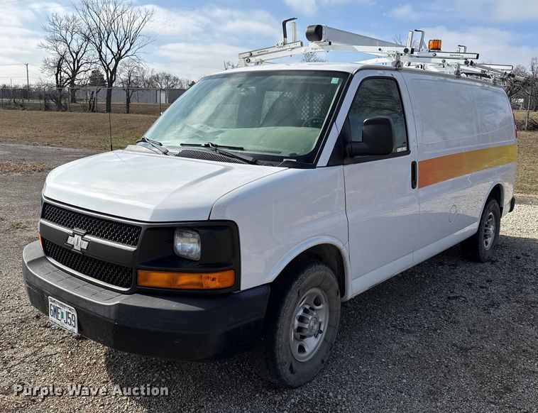 image for item EN0152 2017 Chevrolet Express 2500 van
