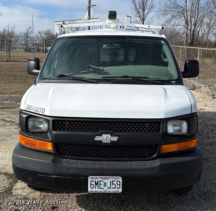 image for item EN0152 2017 Chevrolet Express 2500 van