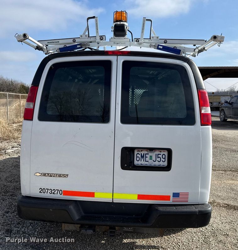 image for item EN0152 2017 Chevrolet Express 2500 van