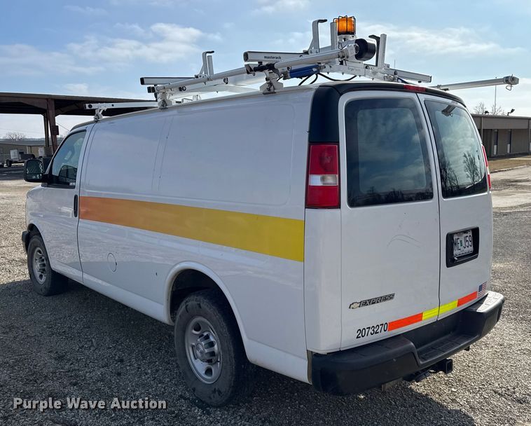 image for item EN0152 2017 Chevrolet Express 2500 van