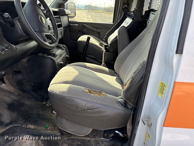 image for item EN0152 2017 Chevrolet Express 2500 van