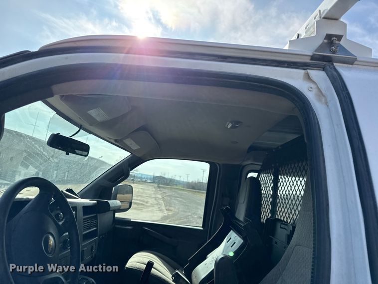 image for item EN0152 2017 Chevrolet Express 2500 van