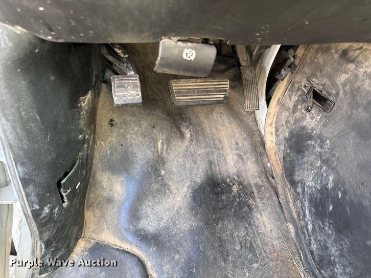 image for item EN0152 2017 Chevrolet Express 2500 van