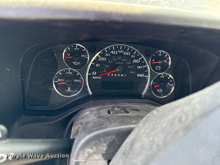 image for item EN0152 2017 Chevrolet Express 2500 van