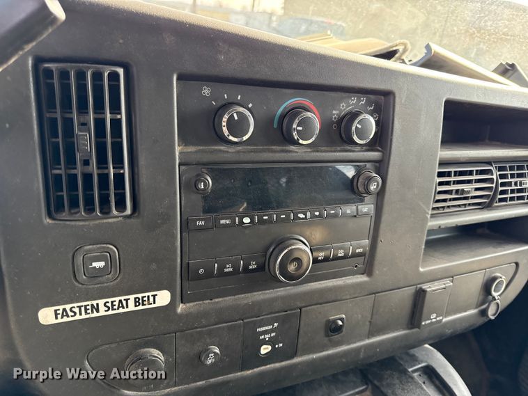 image for item EN0152 2017 Chevrolet Express 2500 van