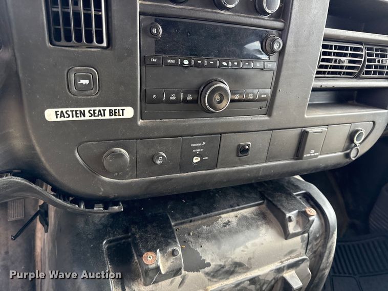 image for item EN0152 2017 Chevrolet Express 2500 van