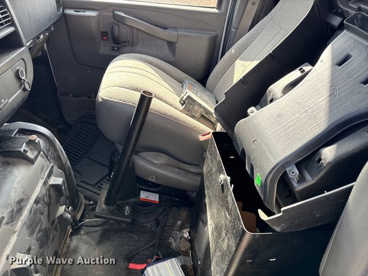 image for item EN0152 2017 Chevrolet Express 2500 van