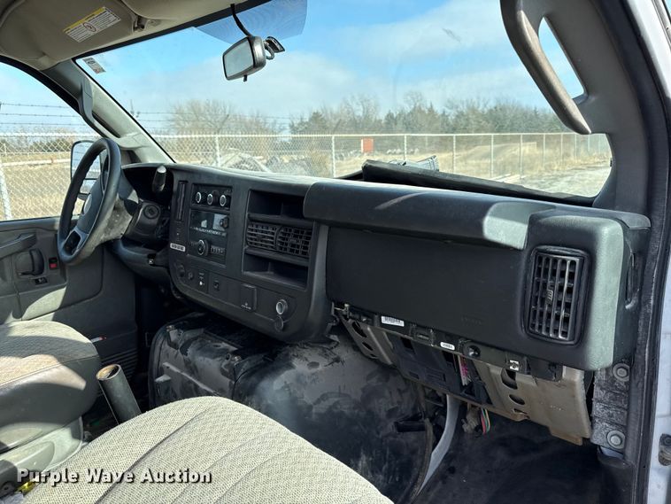 image for item EN0152 2017 Chevrolet Express 2500 van