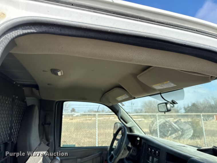 image for item EN0152 2017 Chevrolet Express 2500 van