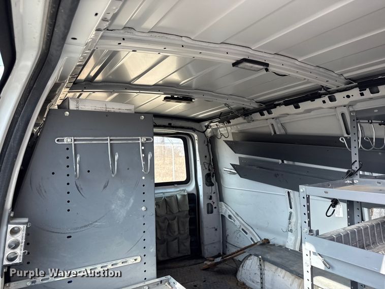 image for item EN0152 2017 Chevrolet Express 2500 van