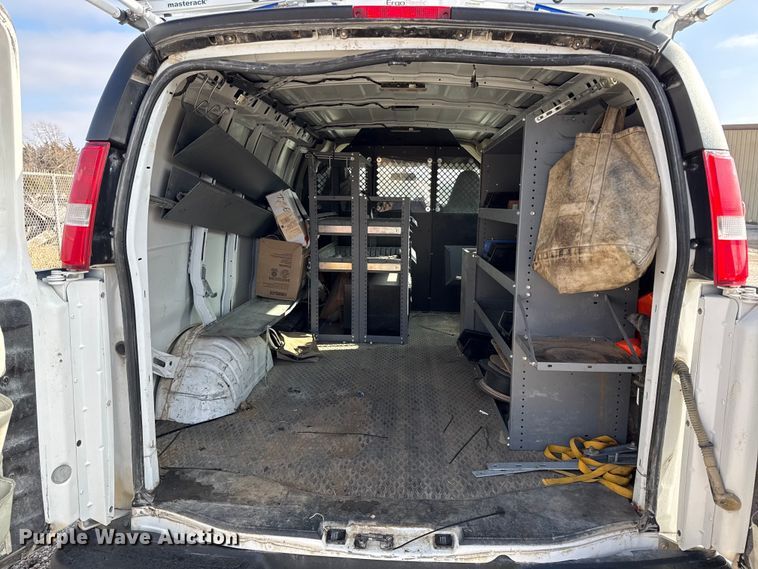 image for item EN0152 2017 Chevrolet Express 2500 van