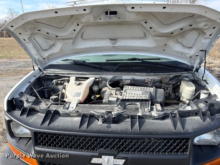 image for item EN0152 2017 Chevrolet Express 2500 van