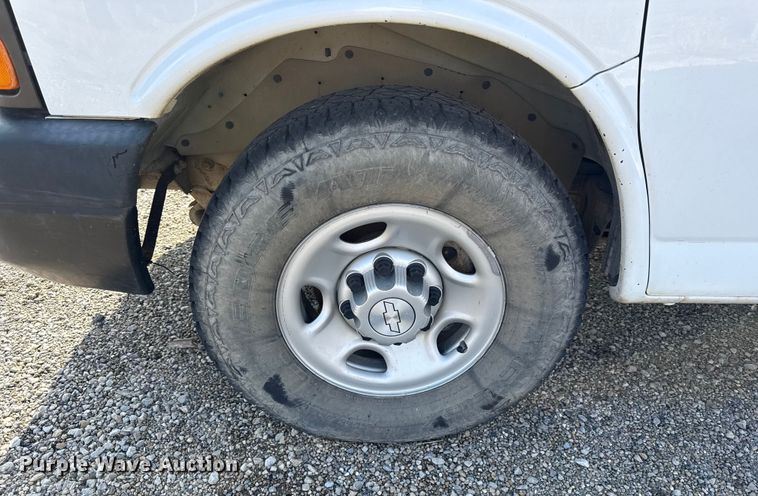 image for item EN0152 2017 Chevrolet Express 2500 van